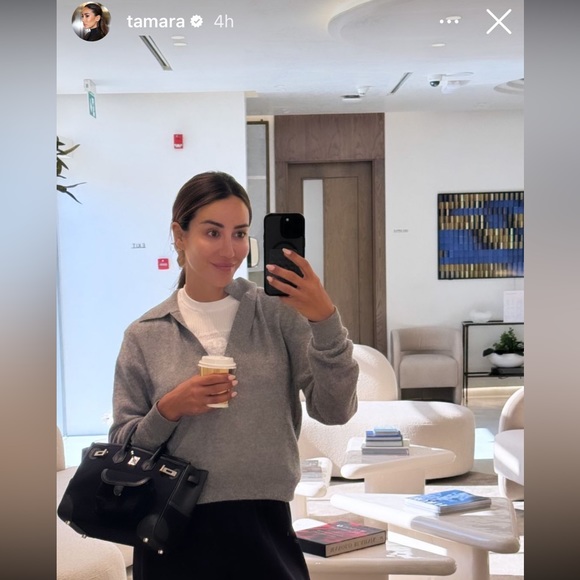 Auth Chanel Classic CC Logo White Knit Top - Size 38 - Picture 12 of 12